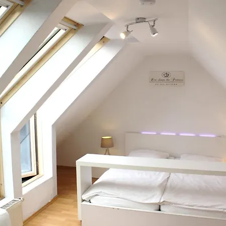 A-partment • - Schokoladenmuseum Appartement Keulen
