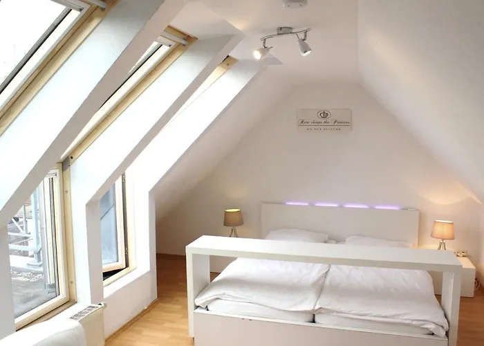 A-partment • - Schokoladenmuseum Appartement Keulen